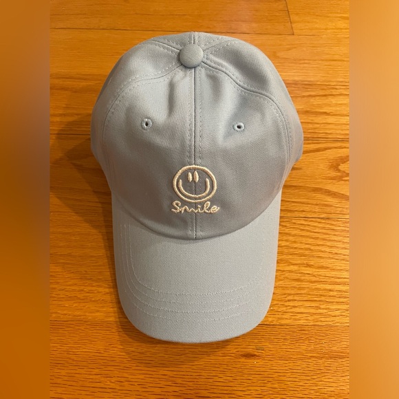 Smile blue cap - Picture 1 of 1